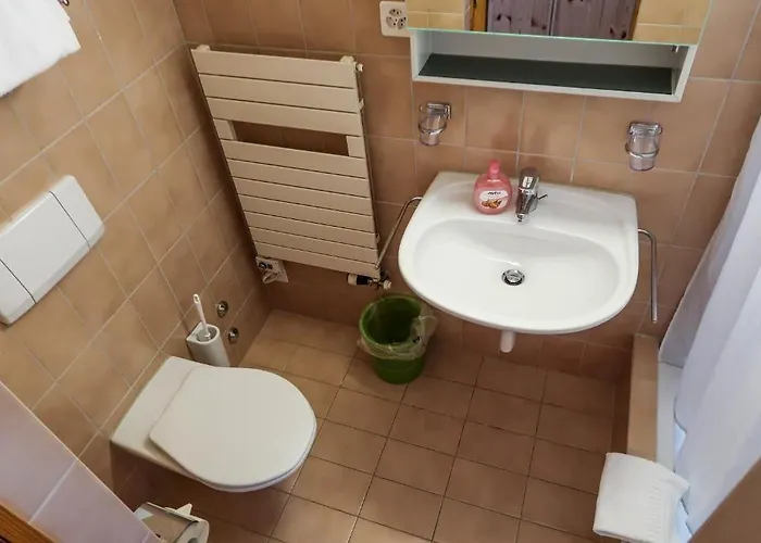 شباب يوث بيت شباب دافوس